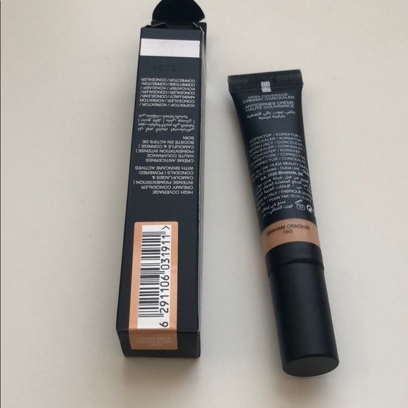 Huda Beauty Concealer - Picture 3 of 3